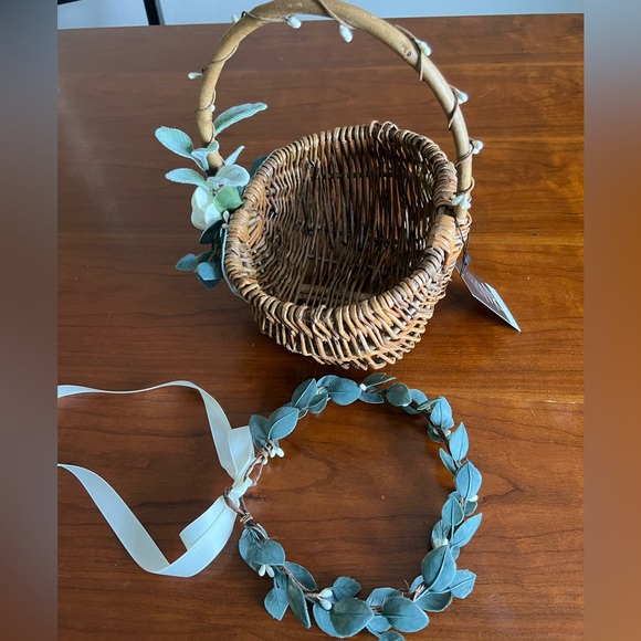 Flower Girl Basket with Matching Halo Crown- NWT - Picture 6 of 9